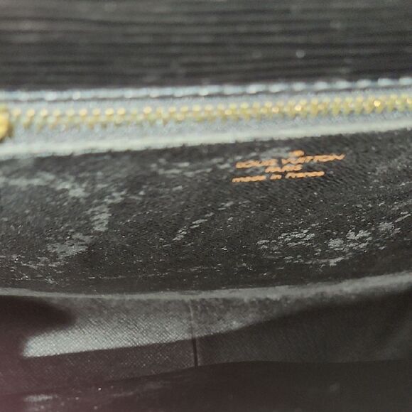 Louis Vuitton Saint Cloud  Black Epi  Leather Shoulder Bag With COA and Dustbag - Picture 10 of 13